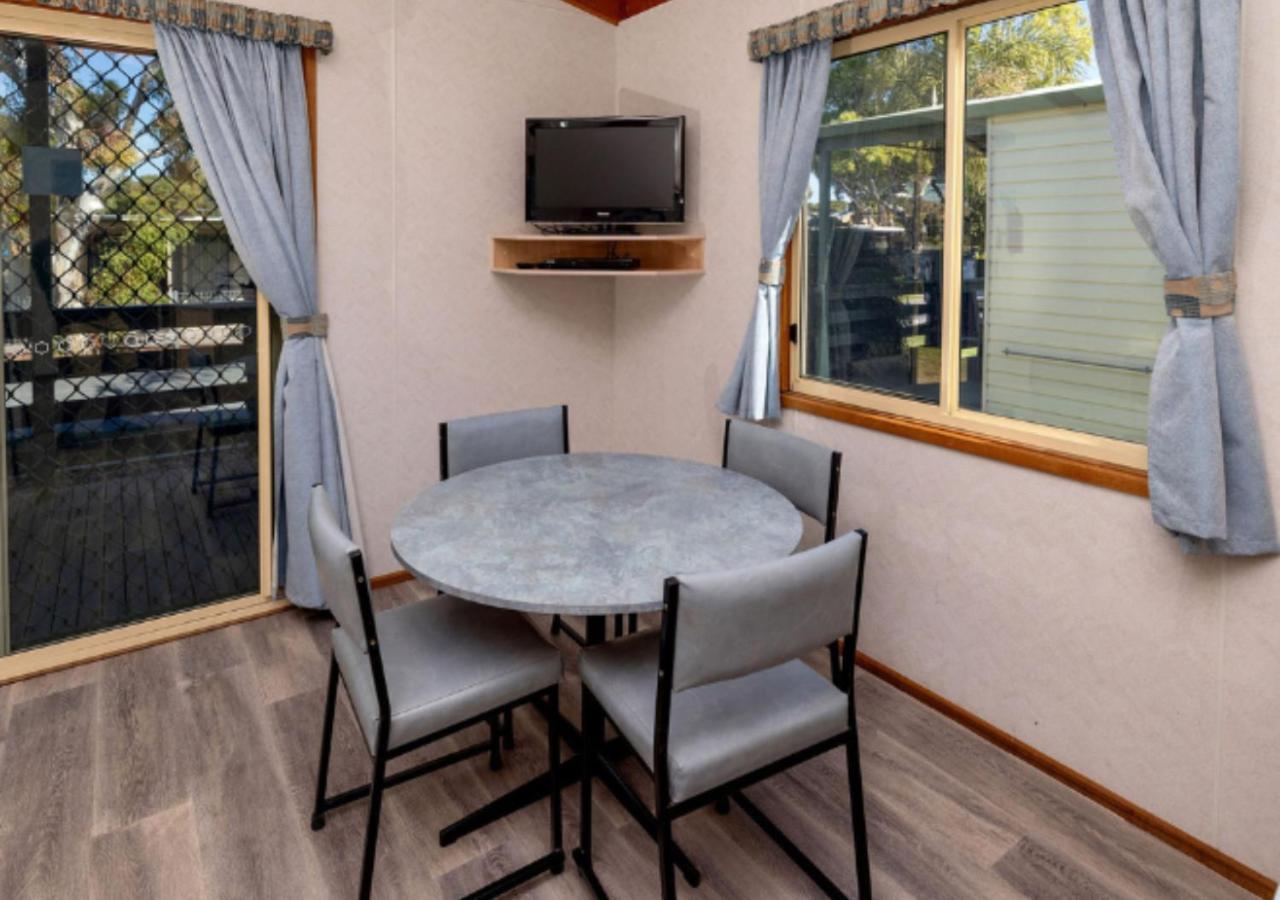 Beachside Holiday Park Норманвилль Экстерьер фото